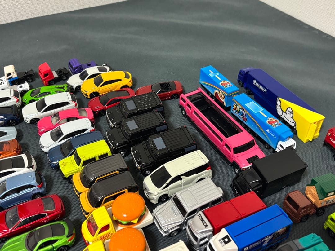 トミカ まとめ売り 約140台 - メルカリ