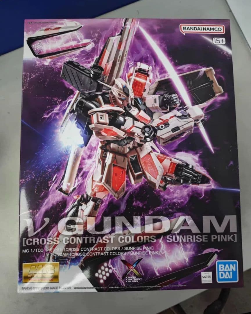 バンダイ 海外限定 MG 1/100 ν ガンダム 朝焼けピンク.Ver - メルカリ