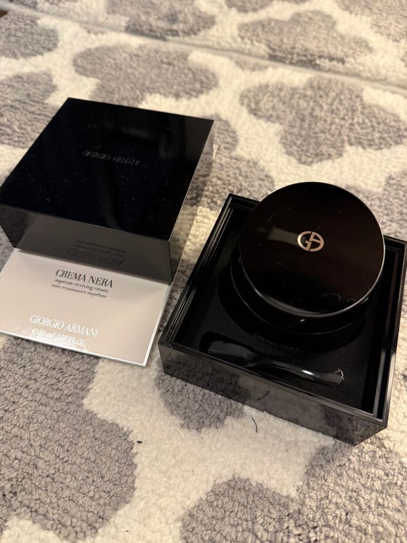 Giorgio Armani CREMA NERA フェイスクリーム 試してみた】クレマ ネラ エクストレマ クリーム ジョルジオ