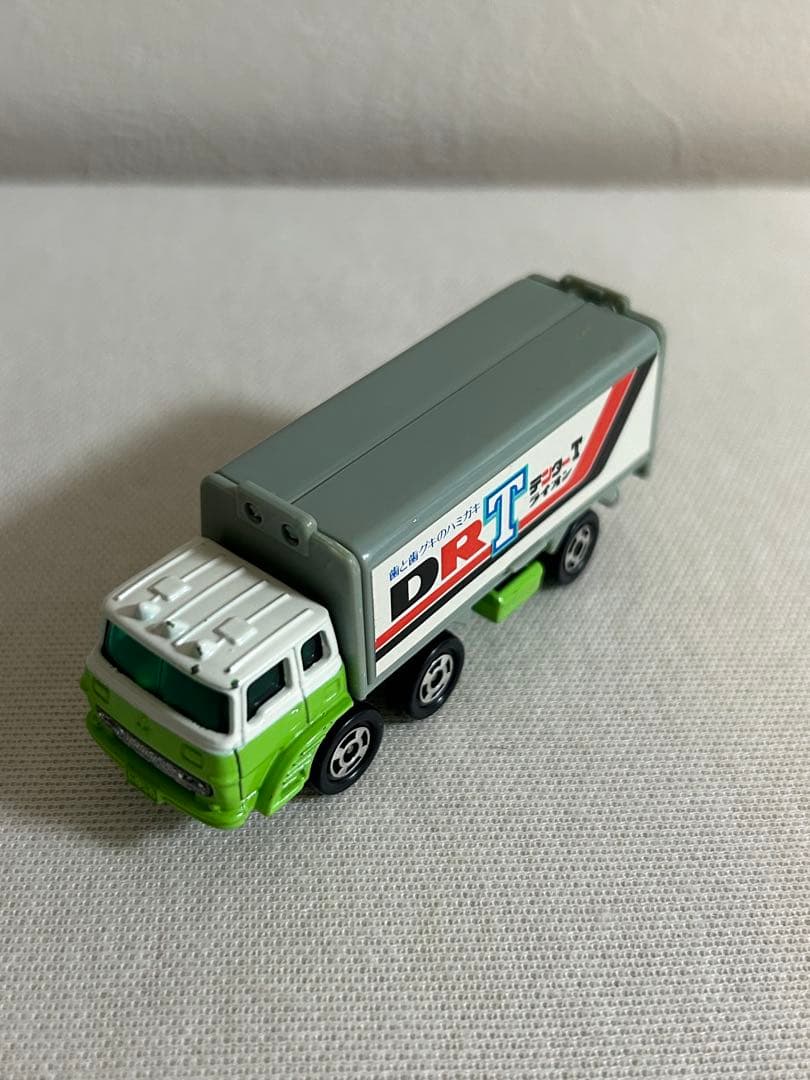 トミカ 日本製 スーパーギフト 黒箱 76 ふそうウイングルーフトラック