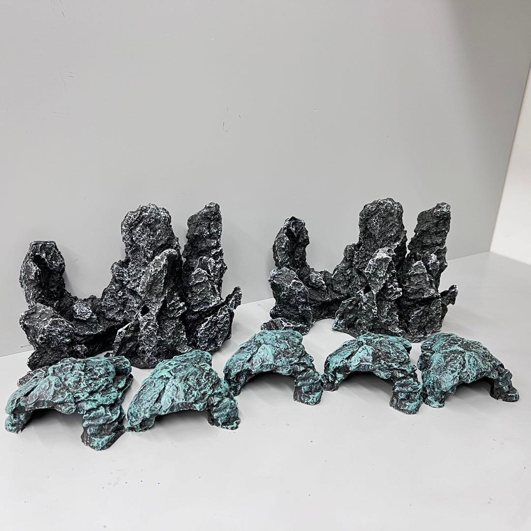 両爬工房 爬虫類 シェルター Mサイズ 隠れ家 ゴジラ　ジオラマ