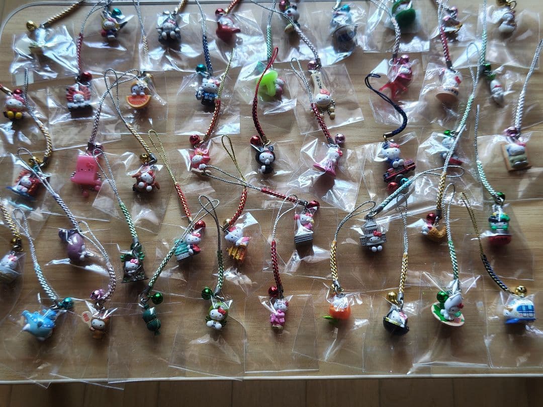 ご当地キティ根付け　まとめ売り　旗なし 販売終了レア品含む】22個セット ご当地キティちゃん 根付けストラップ