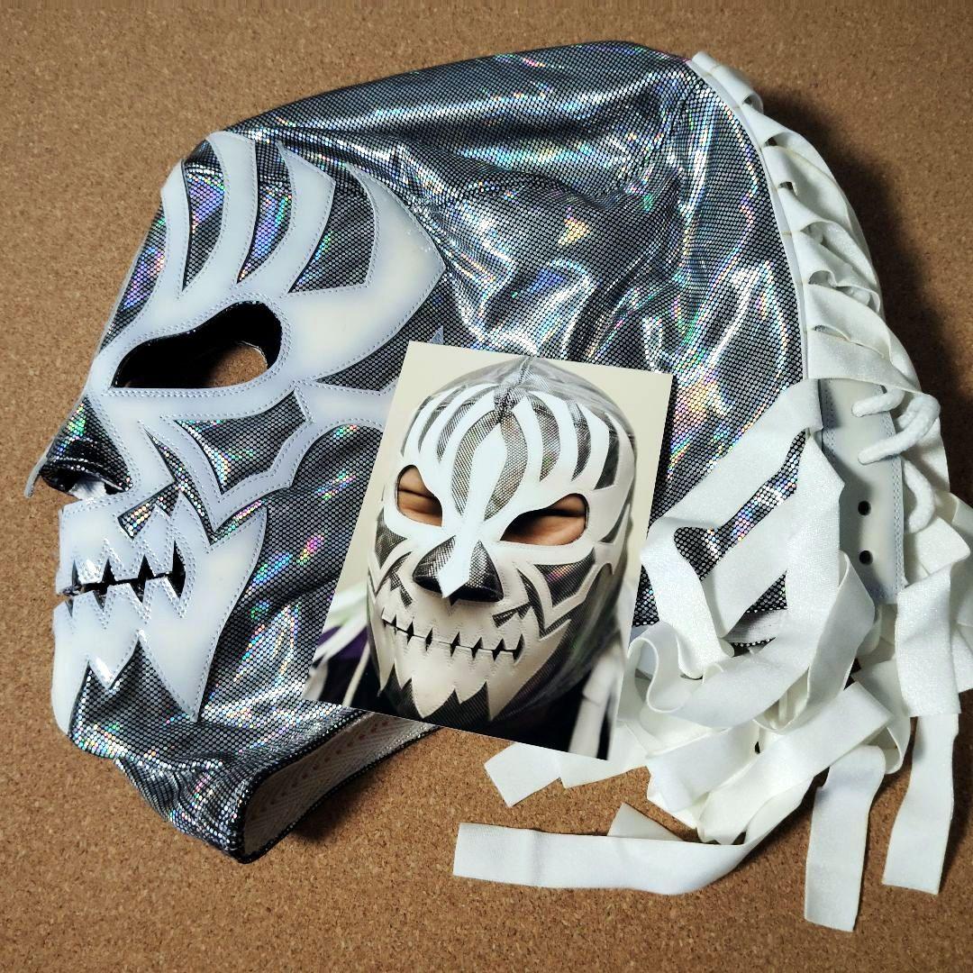 SUPER CACAO(NOSAWA論外) Autographed Mask. SUPER CACAO(NOSAWA論外) Autographed Mask.