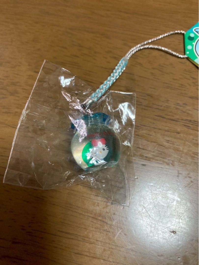希少 激レア 新品 ご当地 ハローキティ 北海道 金魚鉢 ストラップ