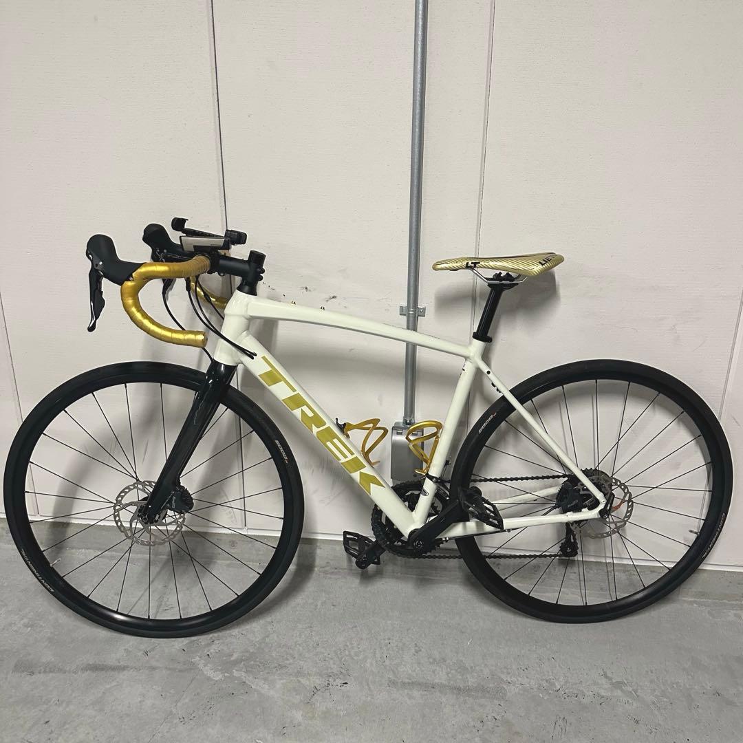 Trek ロードバイク ホワイト/ゴールド - メルカリ