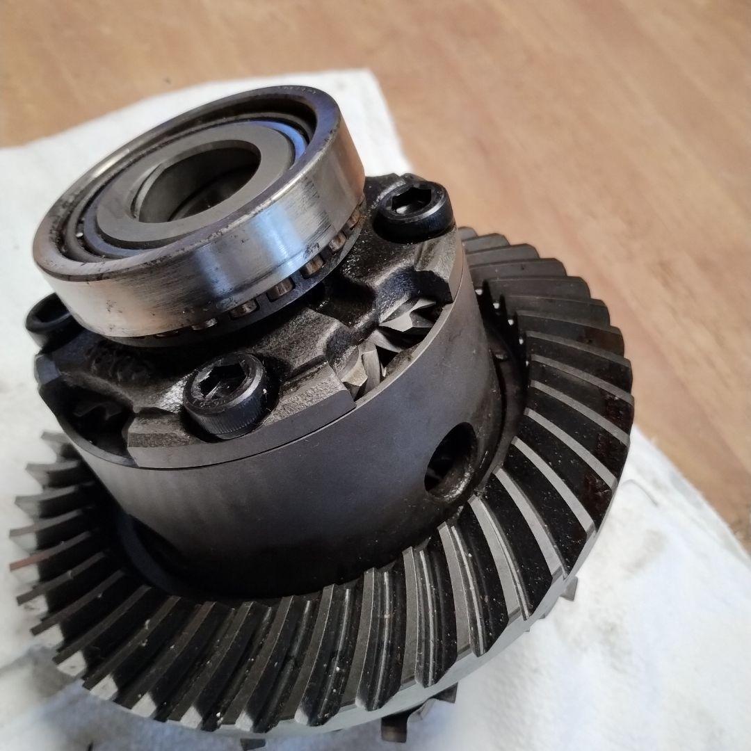 トヨタアルテッツァSxE10 純正トルセンLSDデフ - メルカリ