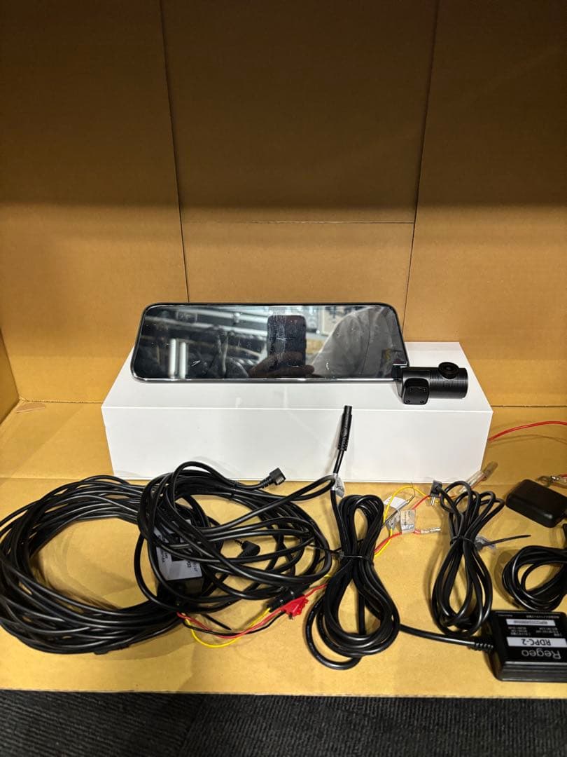 Regeo (SRZ-920)デジタルミラー型前後ドライブレコーダー