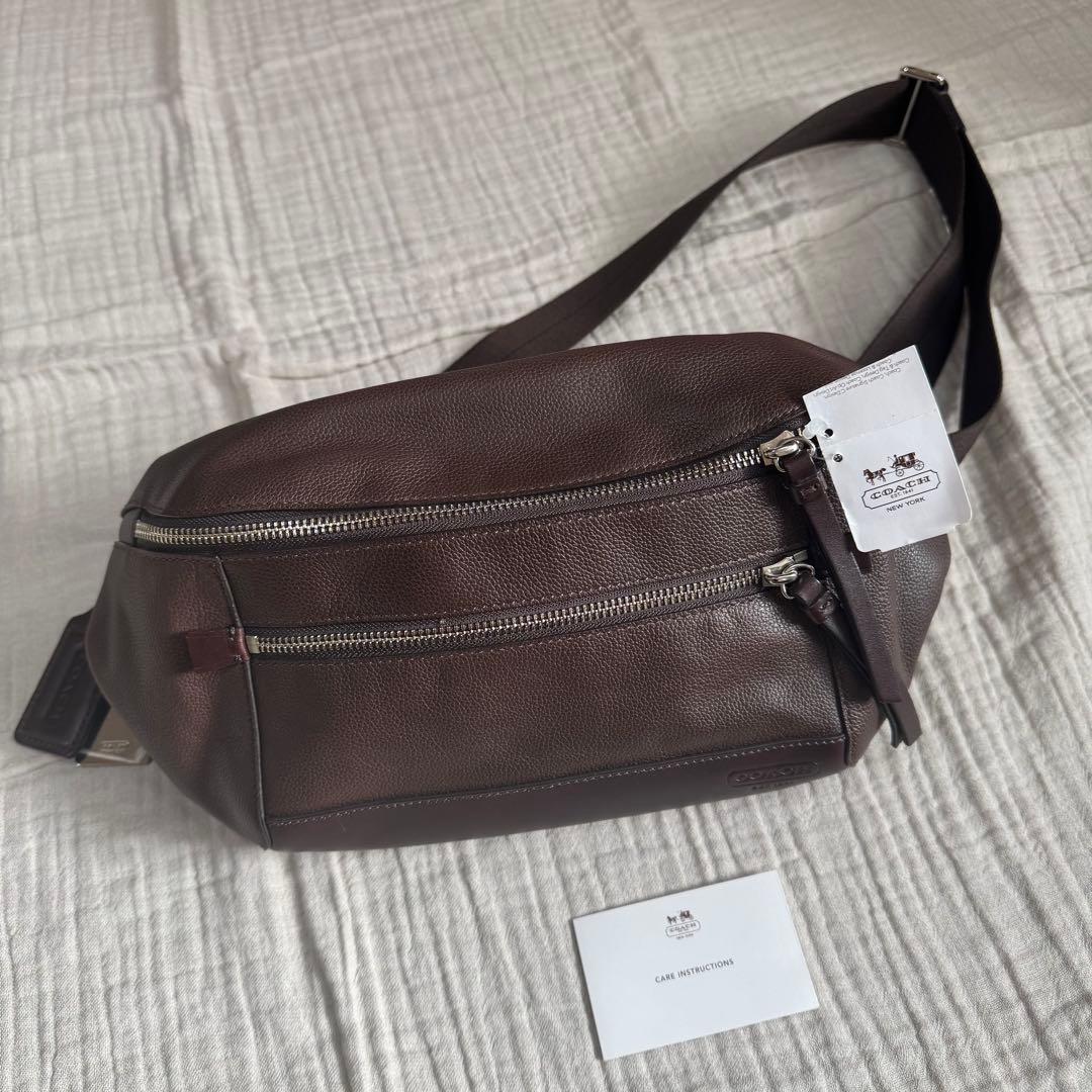 未使用　タグ付き　コーチ　COACH ブラウン　ボディーバッグ