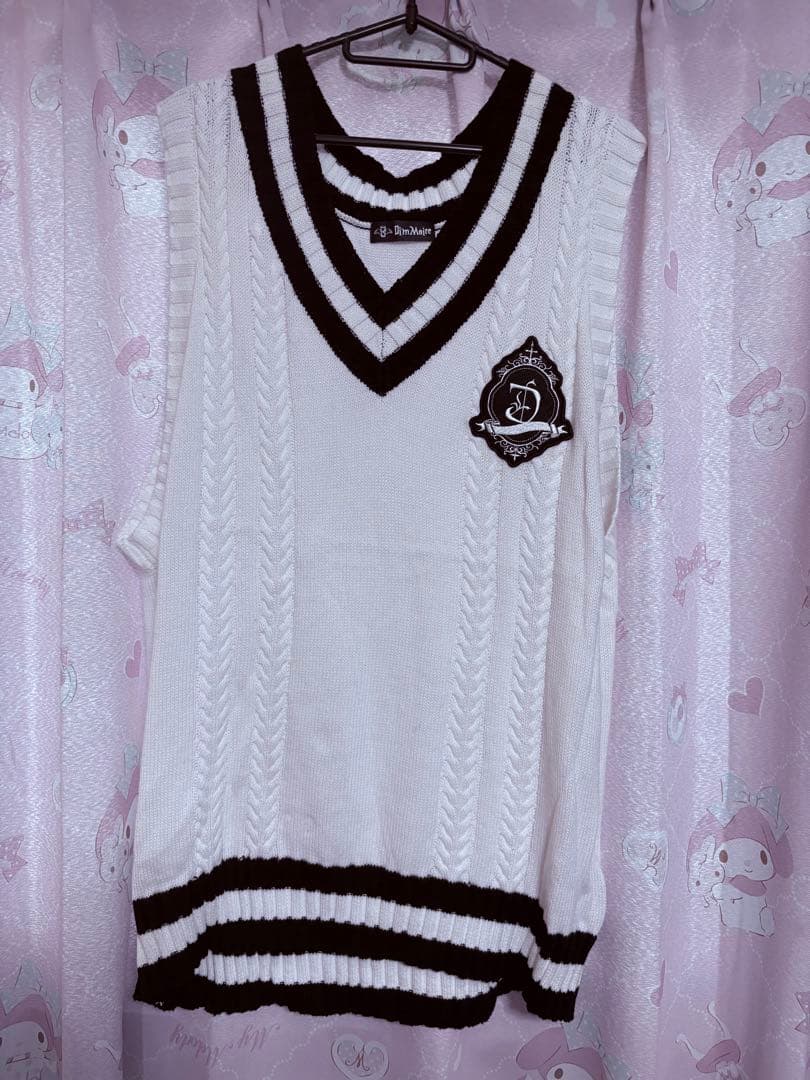 dimmoire 学園ニットベストWhite - メルカリ
