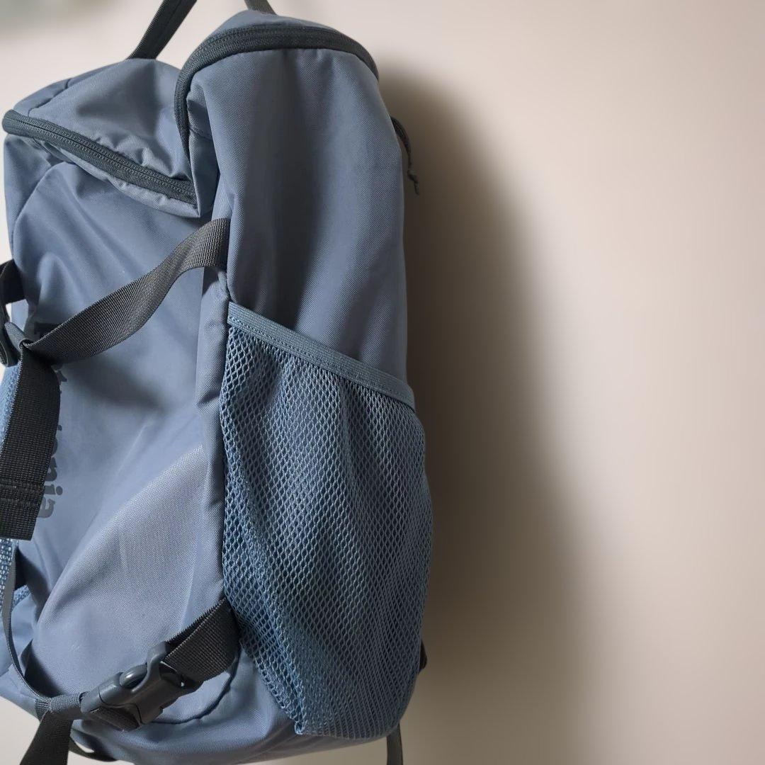 Patagonia キッズ レフュジート デイパック18L 水色 - メルカリ