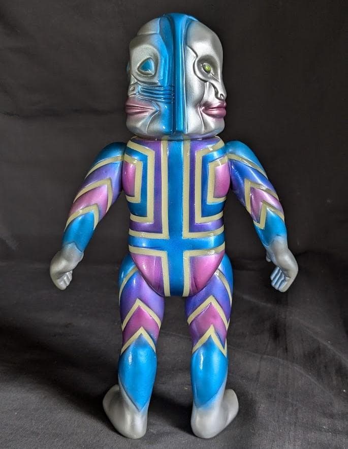 三面怪人 ダダ（M1号）三面バージョン ソフビフィギュア 蓄光