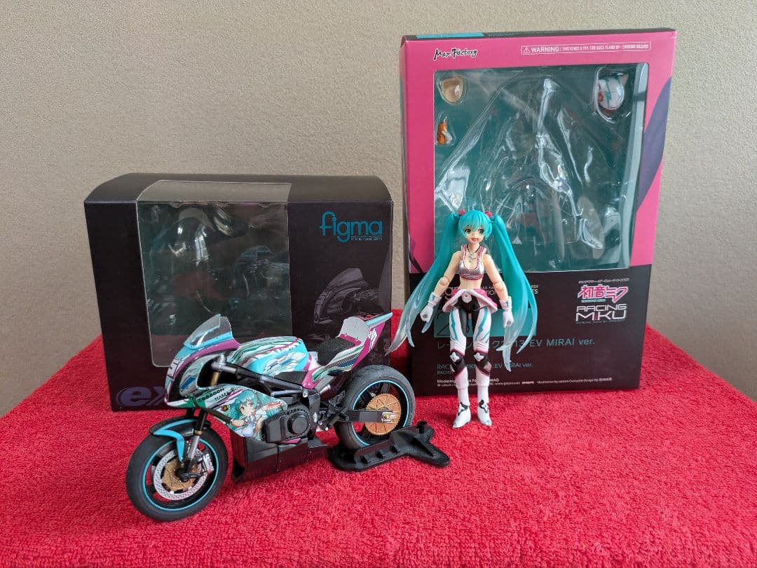 figma レーシングミク2013 ＆SPride TT零13 セット
