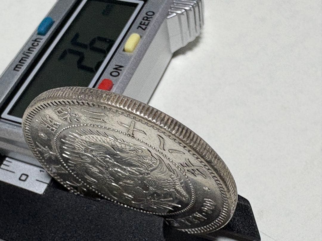 炭*屑様 【本物保証】美品　一圓銀貨　丸銀左打　明治28年銘　26.82g