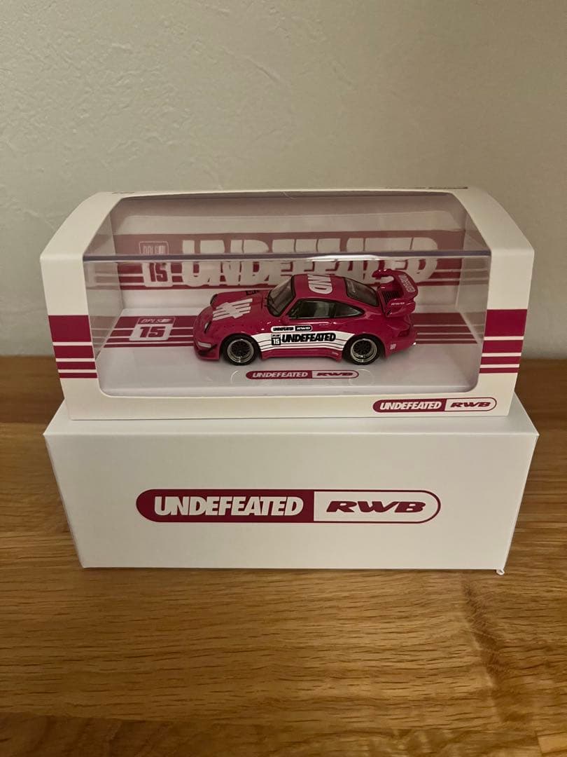 UNDEFEATED RWB ポルシェ　911 ピンク　オートサロン限定