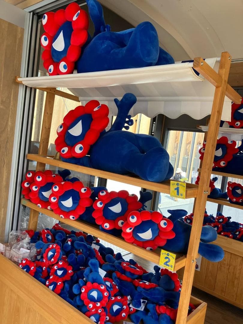 ミャクミャクくじ 1等 寝そべりぬいぐるみ 80cm 大阪関西万博会場