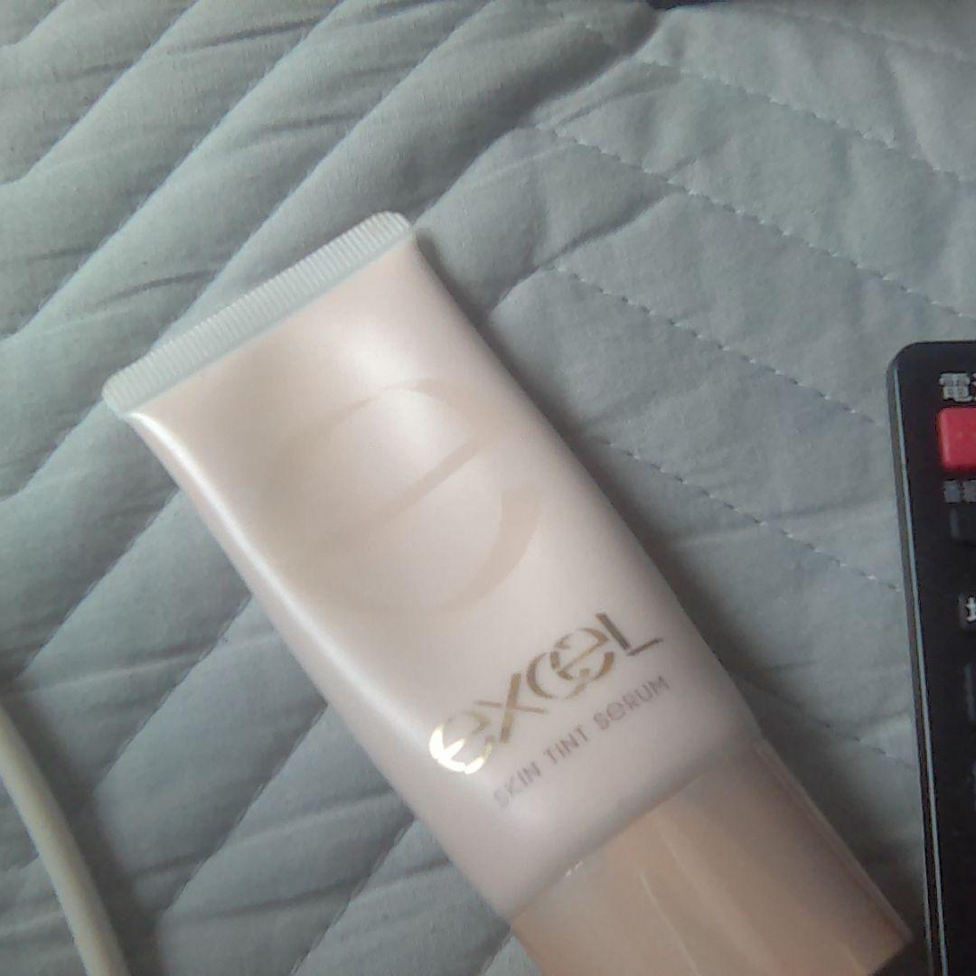 エクセル スキンティント セラム