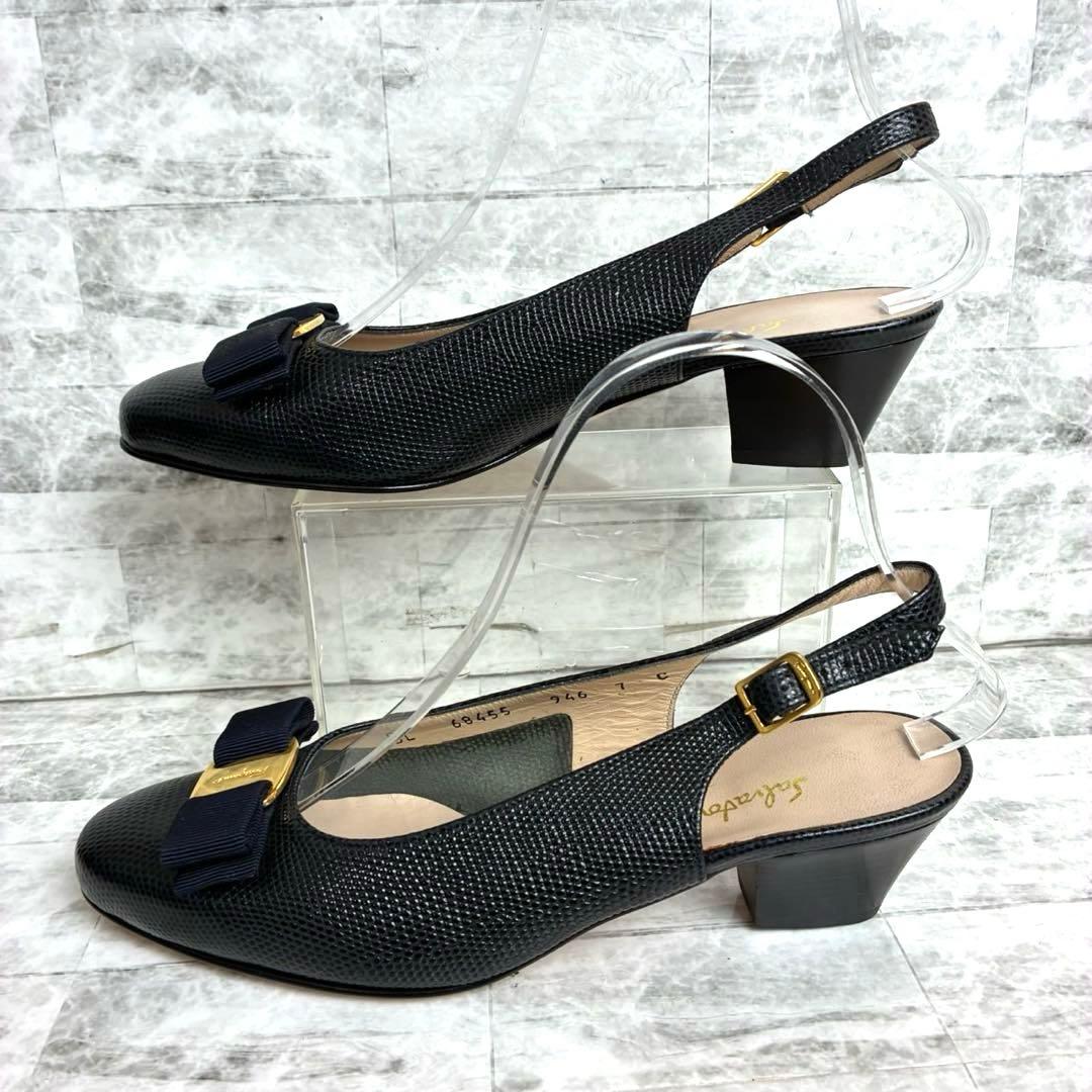 サルヴァトーレフェラガモ パンプス ヴァラ 金具 ブラック 約24~24.5cm