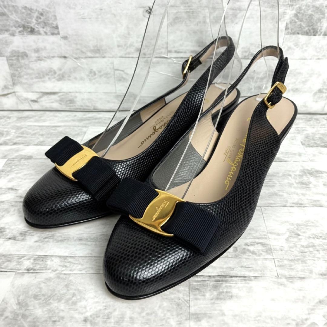 サルヴァトーレフェラガモ パンプス ヴァラ 金具 ブラック 約24~24.5cm