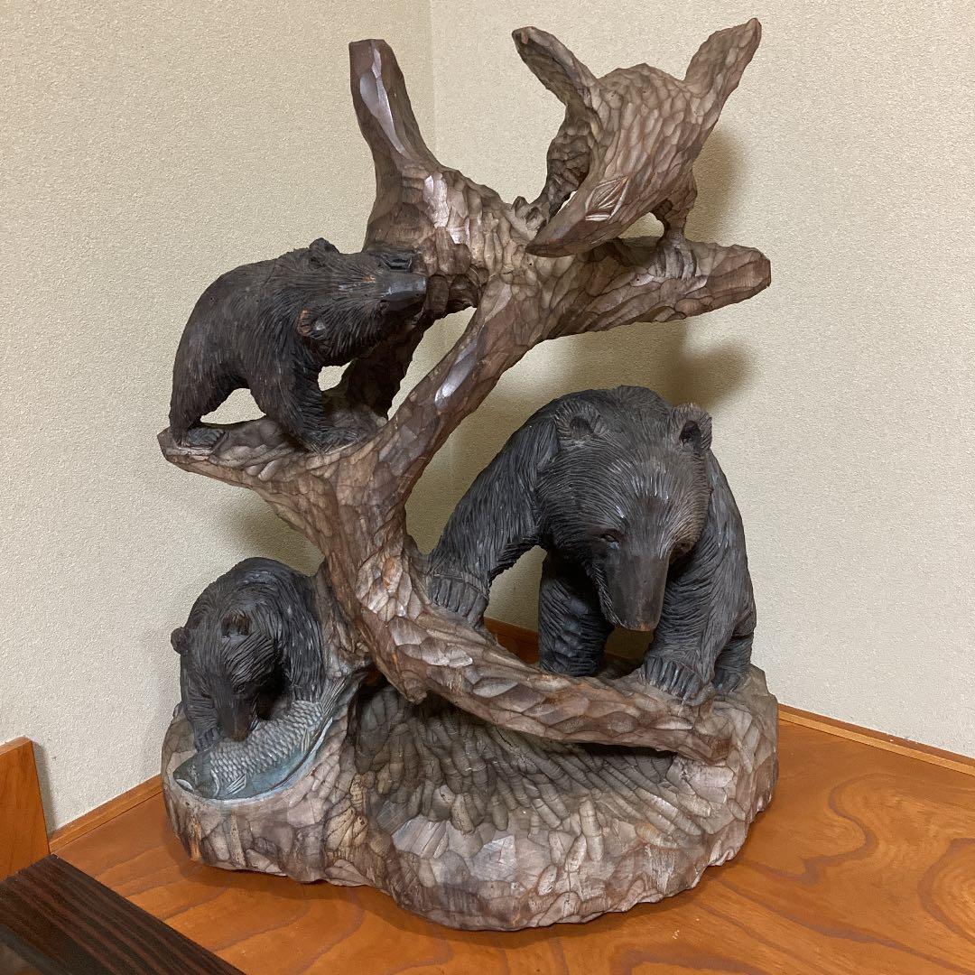 木彫りの熊3頭・鷹・鮭　一本彫