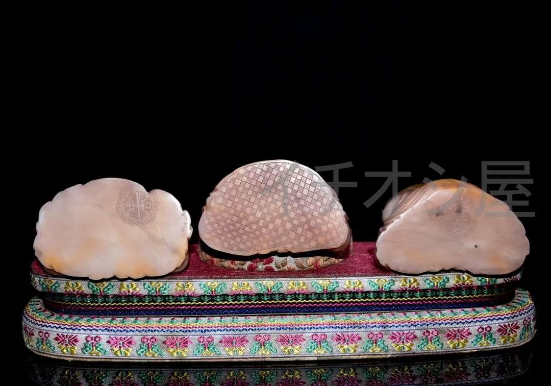 中国古美術 寿山白田黄石彫 西方三聖 人物彫刻 尚均銘 庚辰年作 共箱