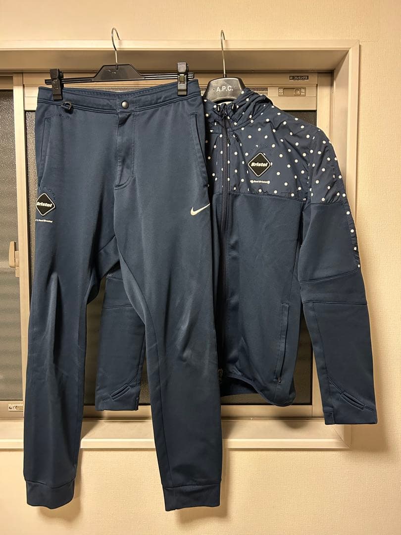 FCRB Nike セットアップ　ドット柄フード付きジャケット パンツ FCRB Nike セットアップ ドット柄フード付きジャケット パンツ - メルカリ