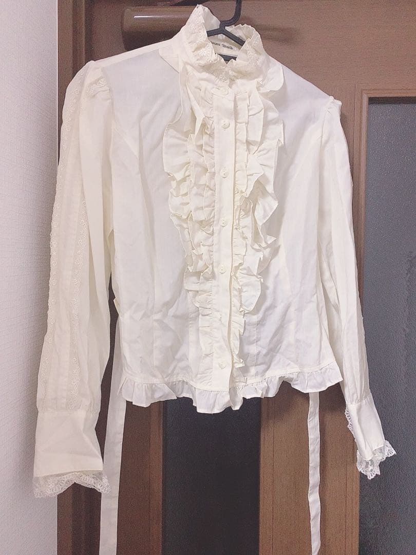 イノセントワールド　ブラウス Innocent World（シャツ/ブラウス(長袖/七分)）のフリマアイテム一覧