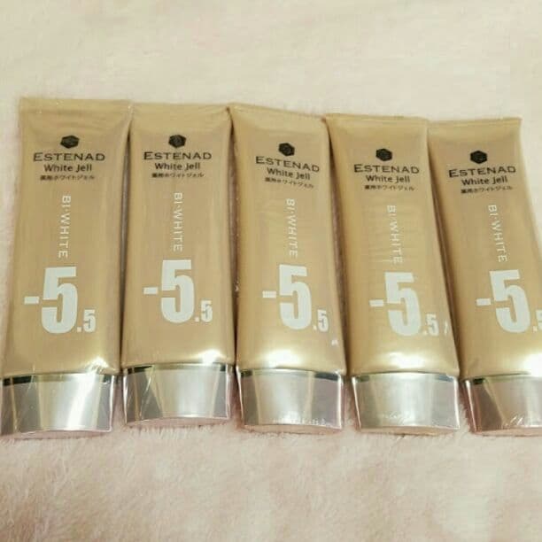 ★美白薬用ホワイトジェル