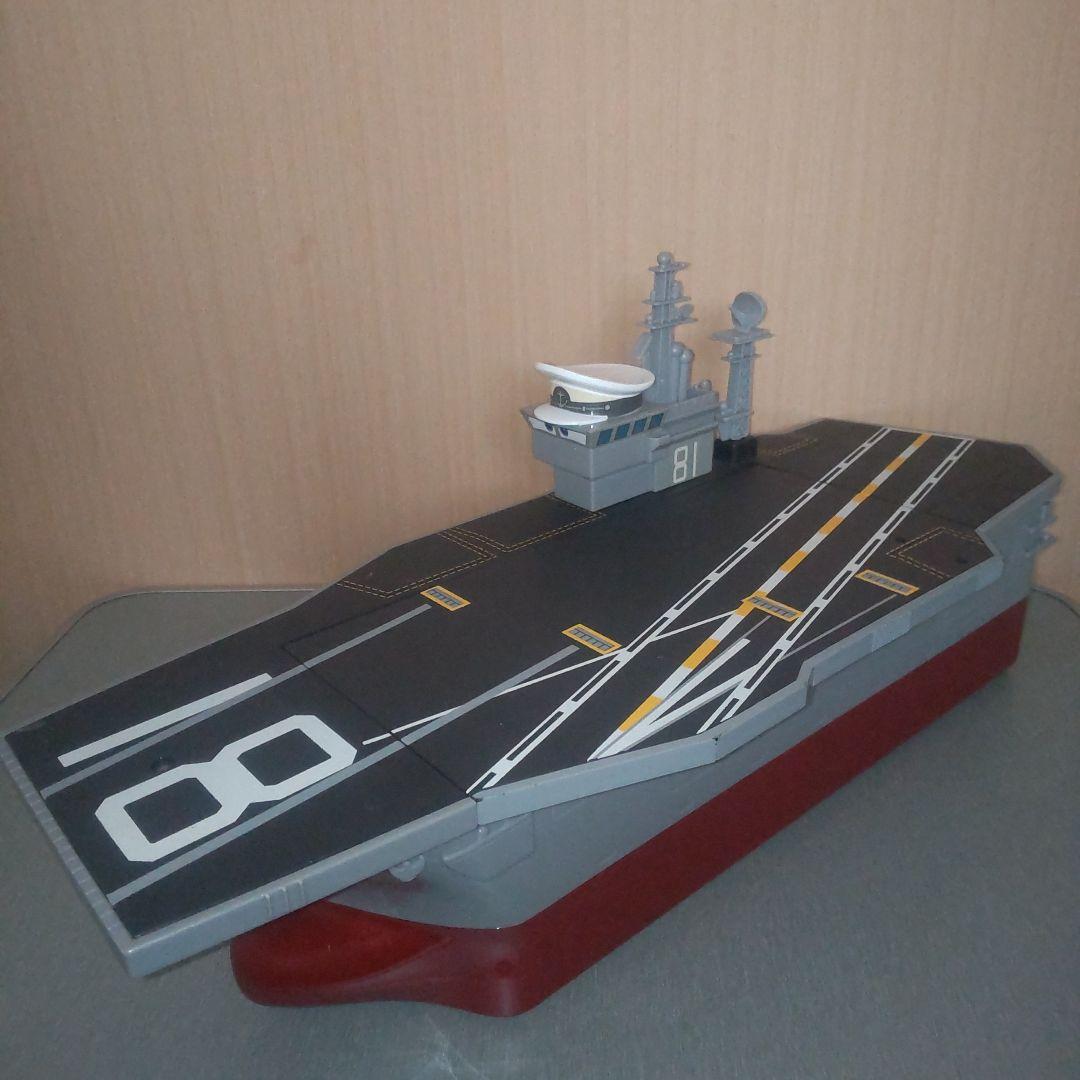 トミカ カーズ プレーンズ 大きなコレクションシップ 航空母艦 フライ