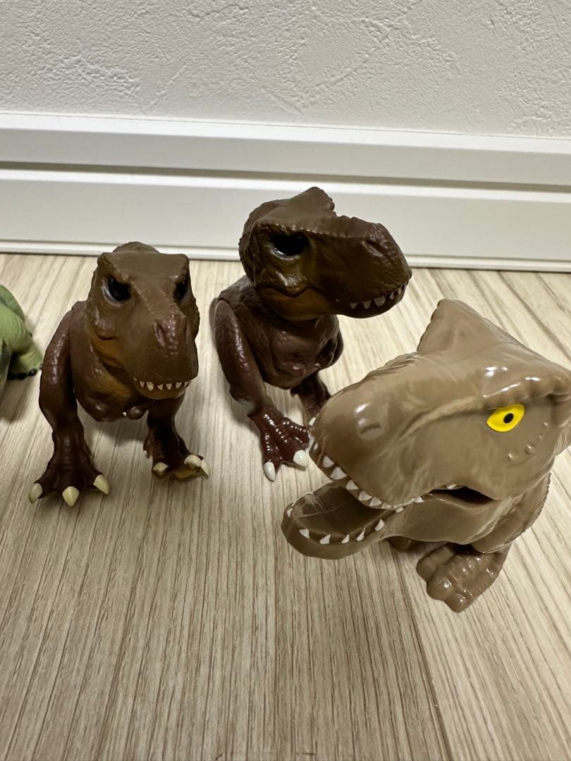 恐竜フィギュアセット 7体 - メルカリ