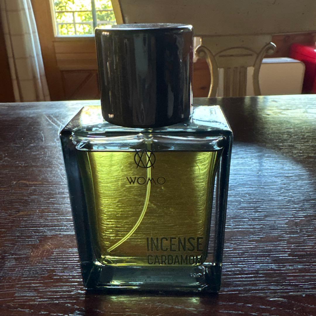 Womo incense + Cardamomオードパルファム