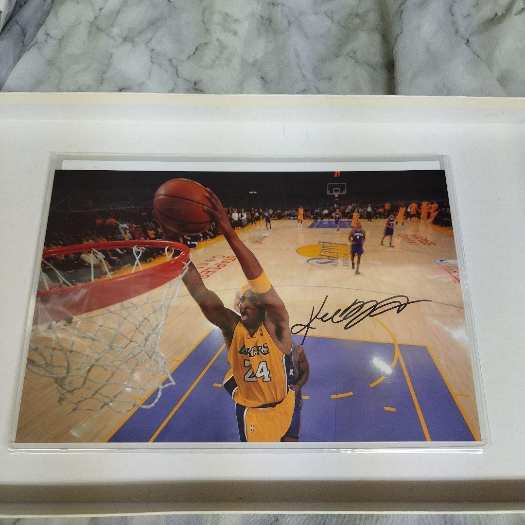 コービー・ブライアント　直筆サイン入りフォト　ロスアンゼルスレイカーズ　証明書付