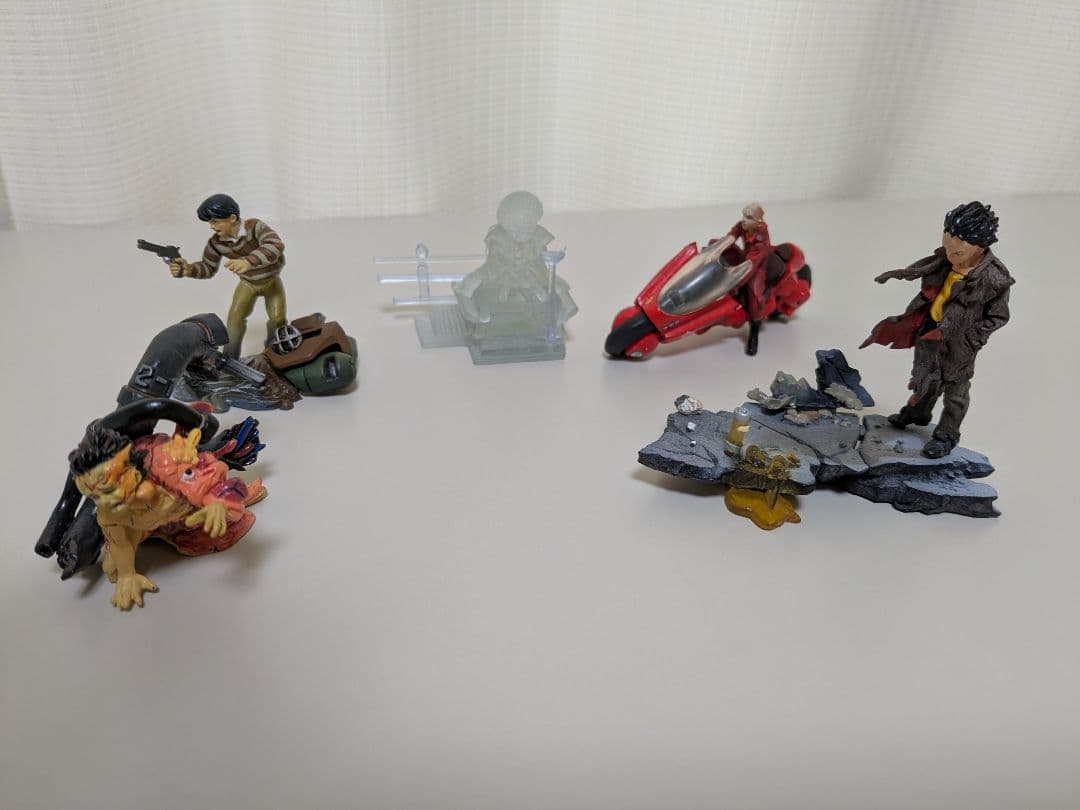 AKIRAフィギュア海洋堂ムービックコラボ K＆M 初版 2002年と2004年