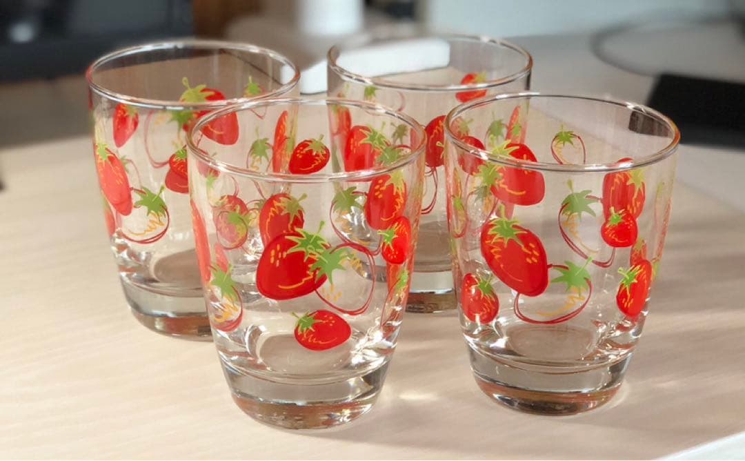 NANA いちごグラス 4個 - メルカリ