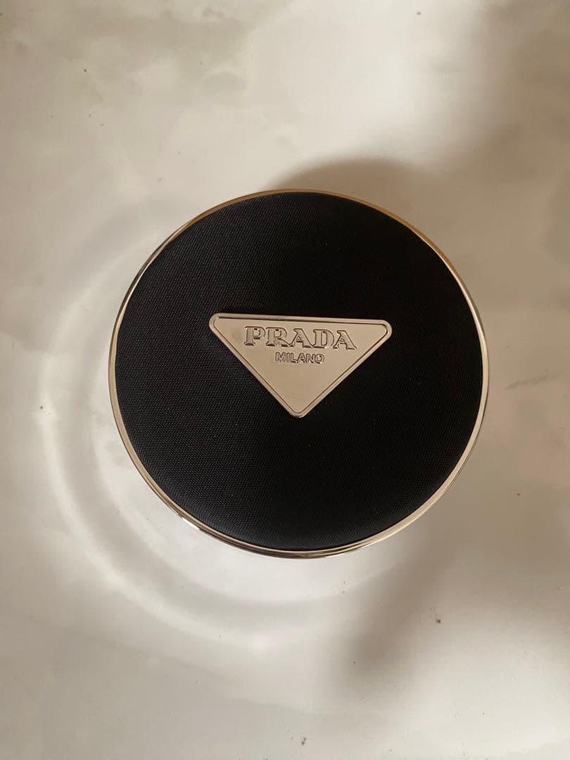 プラダ リヴィールメッシュクッションファンデーション LN10