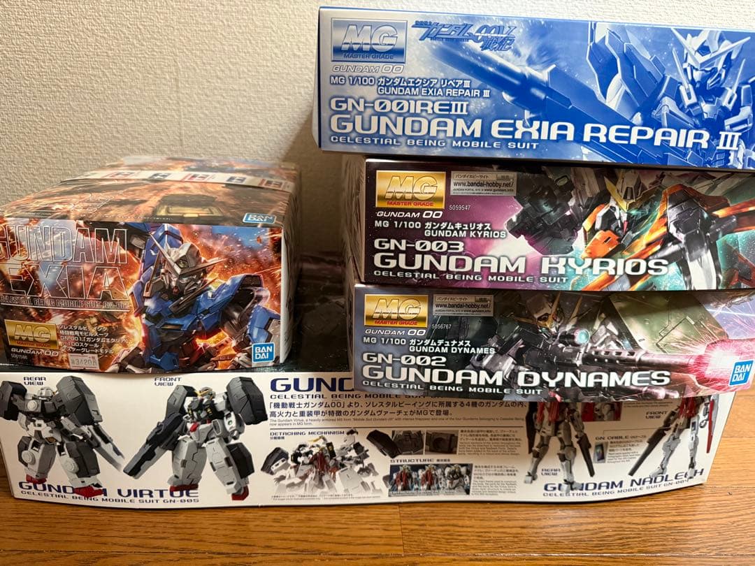 m*1様 未組立 MG エクシア デュナメス キュリオス ヴァーチェ エクシアリ