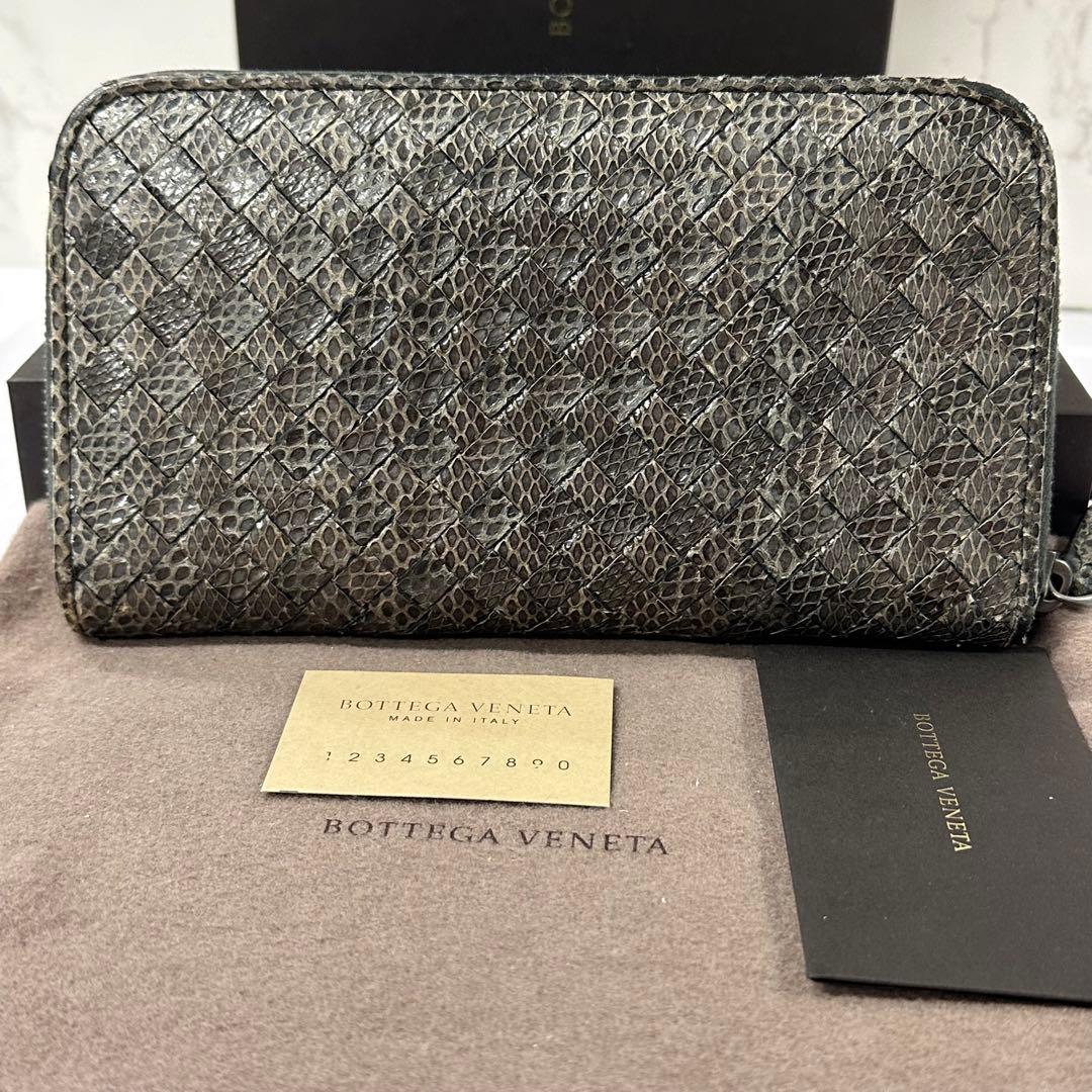 新品同様‼️ 希少色　ボッテガヴェネタ　財布　長財布　パイソン　ラウンドファスナー