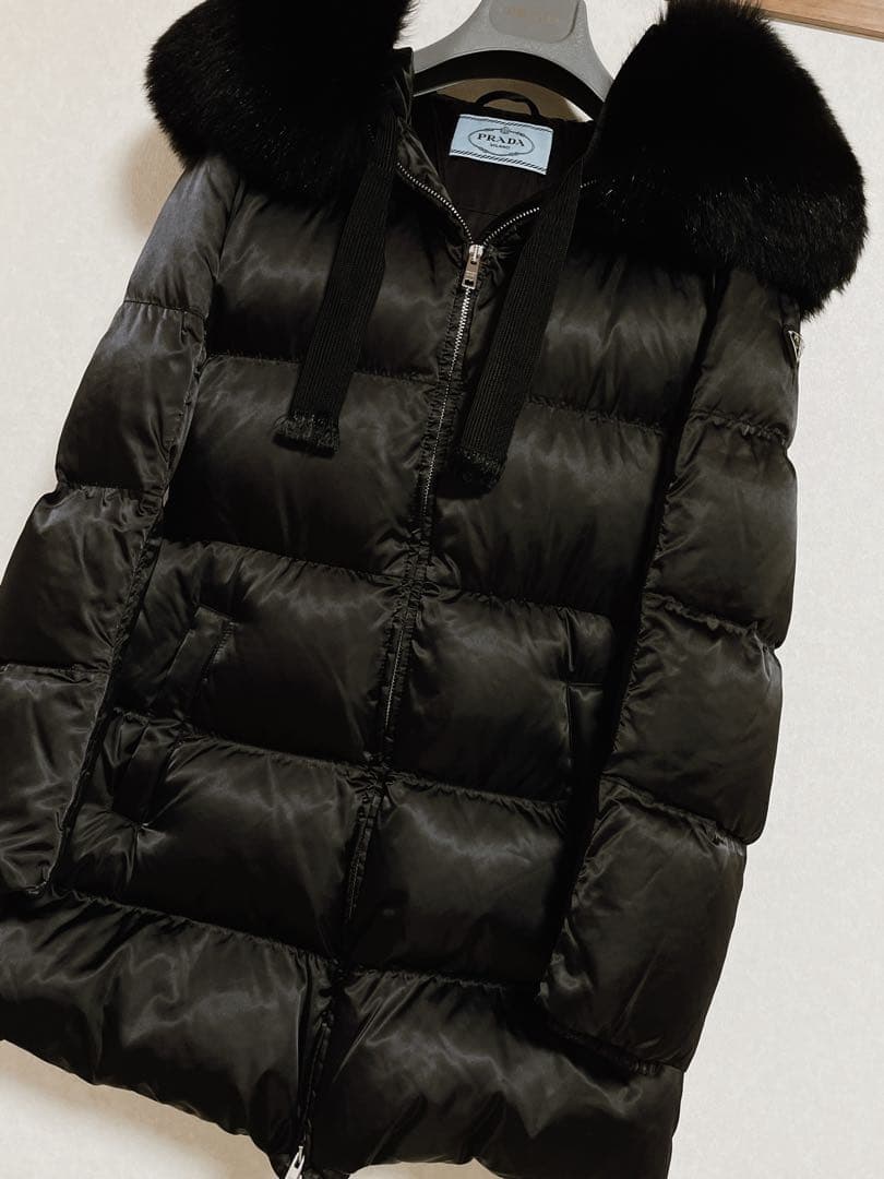PRADA♡プラダ ダウンコート 29Z117 岡部あゆみ着用 40 - メルカリ