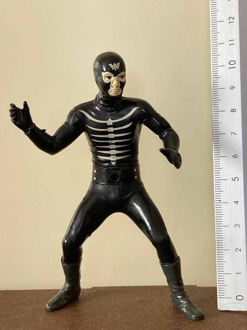 ショッカー戦闘員ガシャポン24体＋小フィギュア4体 - メルカリ