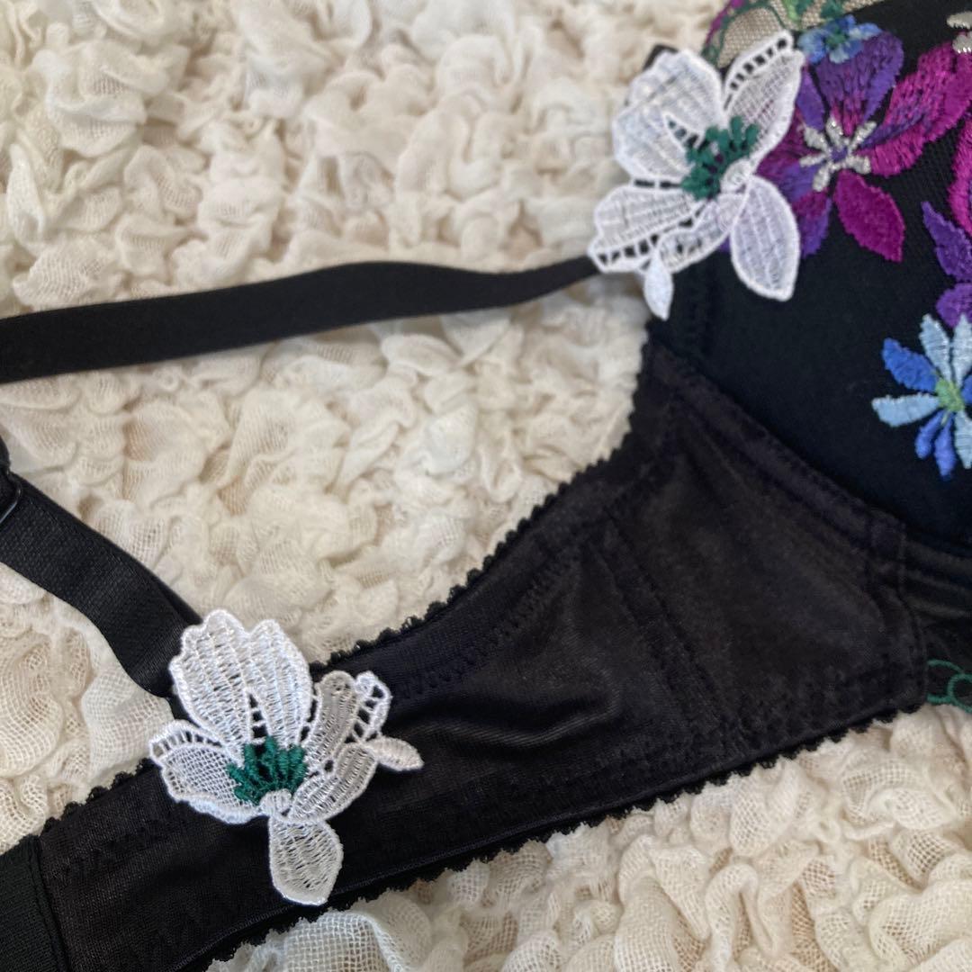 ワコール サルート E65 ソング ガーター M 3点セット クリスマス