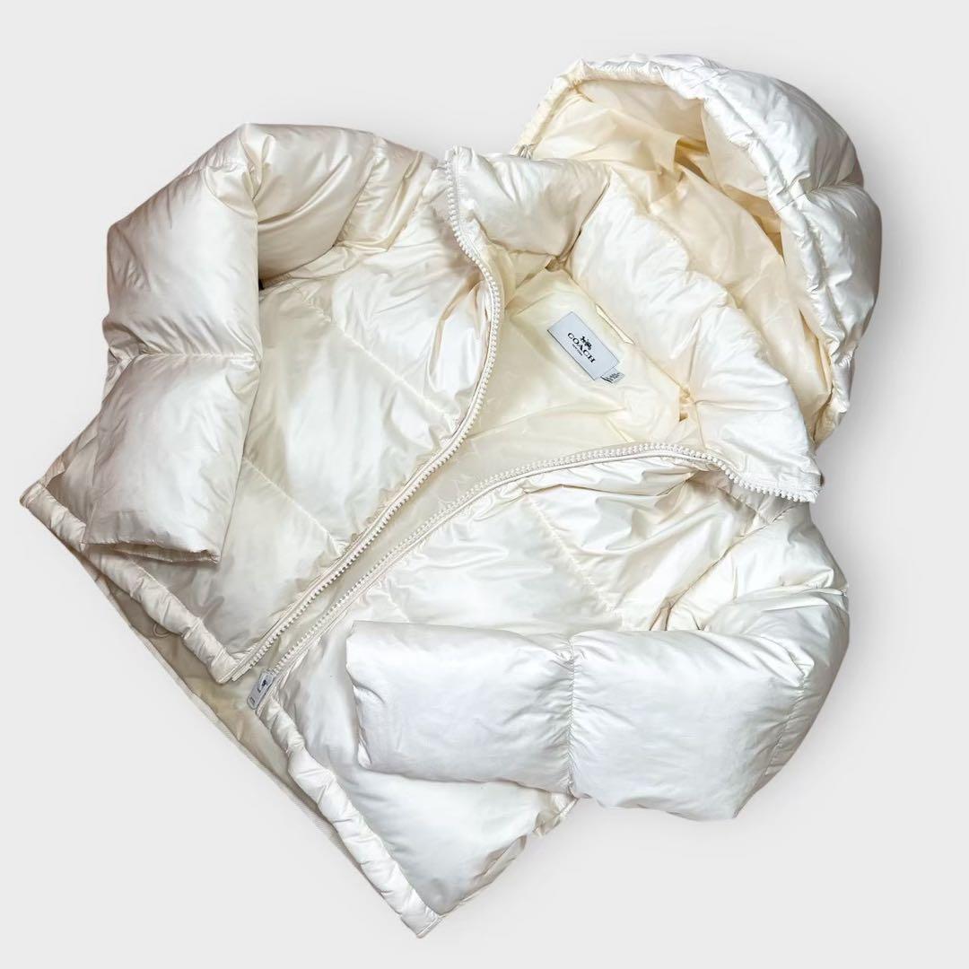 COACH コーチ ダウン ショート丈 ホワイト 総柄 ロゴ金具 M