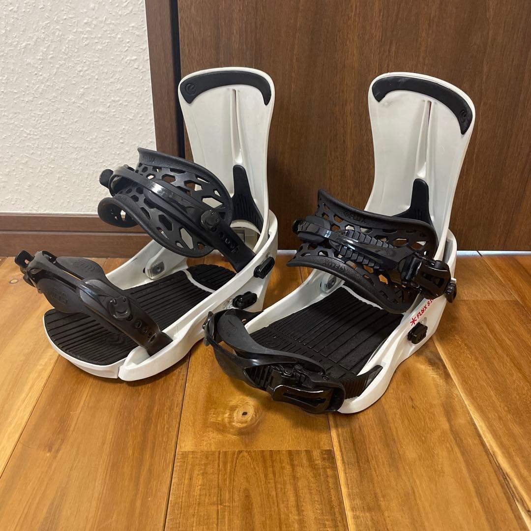 FLUX XF BINDINGS ホワイト/ブラックXSサイズ