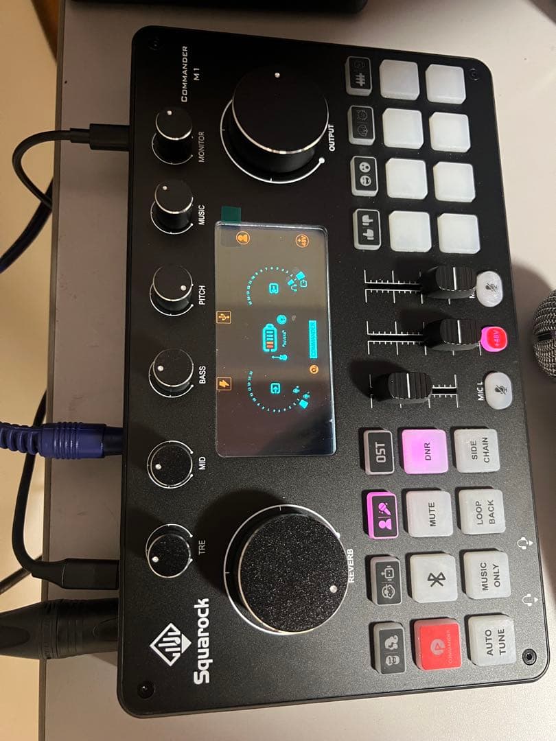 オーディオインターフェイスCommander M1 5分でプロ配信】ボイチェン/効果音/演奏収録。全てボタン一つな