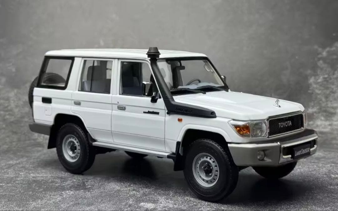 トヨタ ランドクルーザー 1/18スケールモデルミニカー NEW 1/18 ランドクルーザー300 ZX ブラック【LCD18013ZXBL】 | タイプ