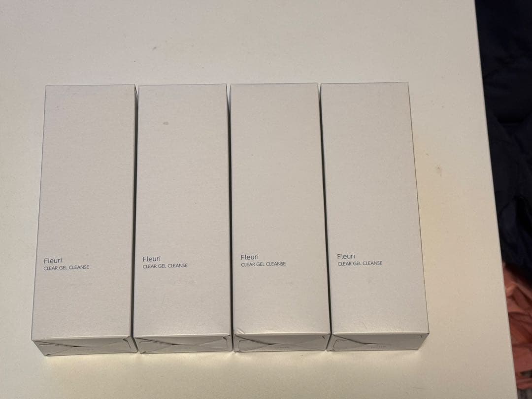 Fleuri フルリ クリアゲルクレンズ 新品未使用 一部箱に汚れあり