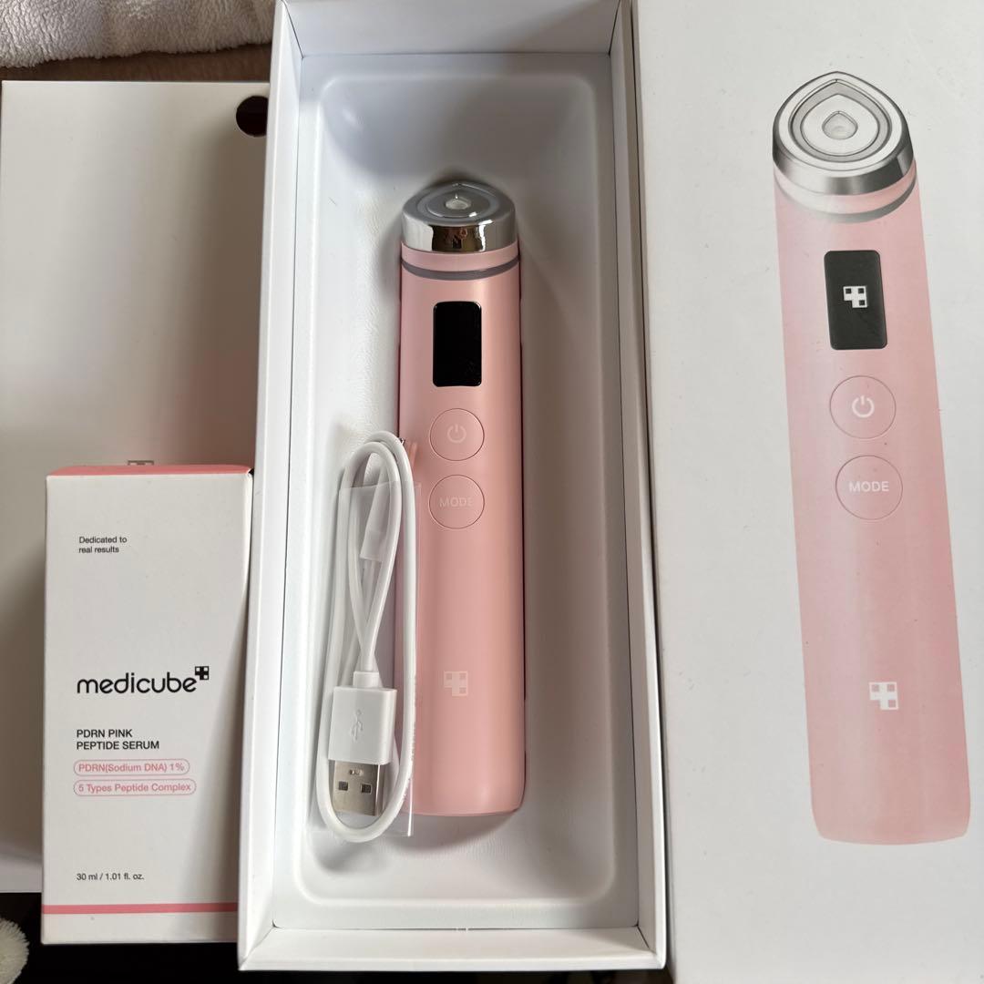 メディキューブ　ブースタープロ　美顔器 ピンク 美容液付き
