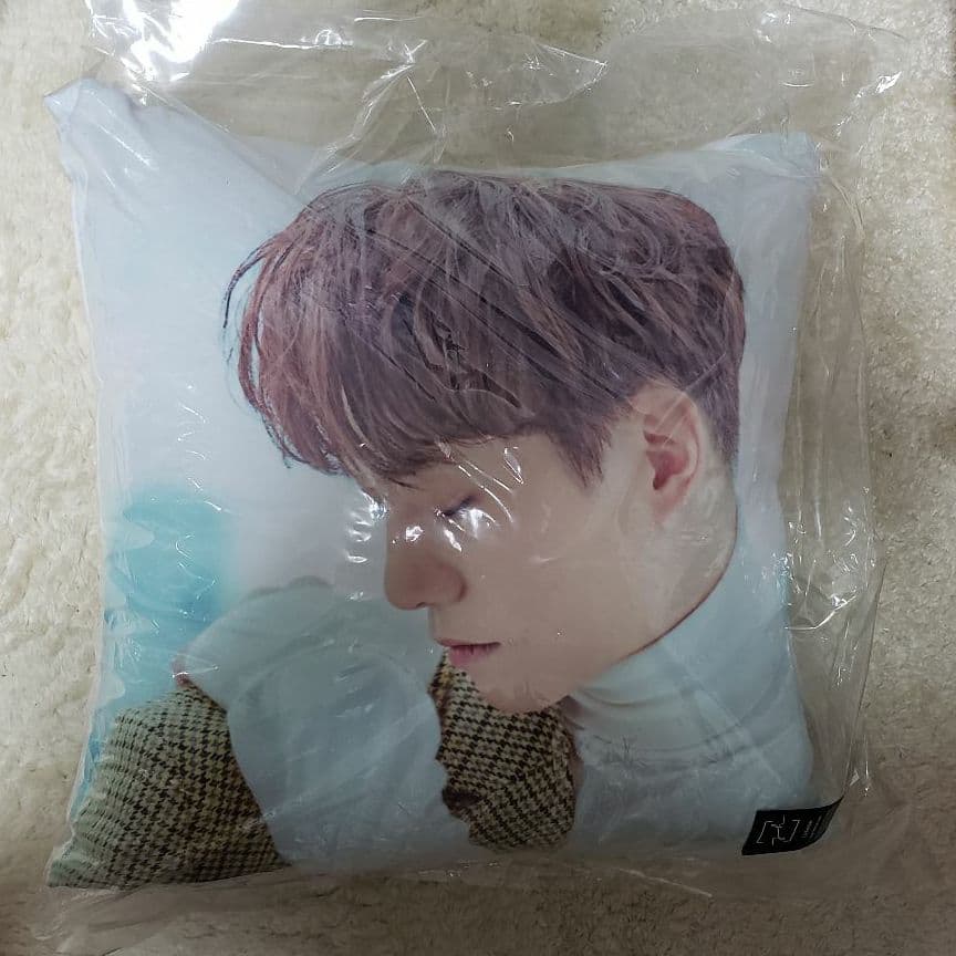 2PM ジュノ JUNHO ペンミ　クッション 2PM ジュノ ペンペン クッション BEFOREMIDNIGHT - メルカリ