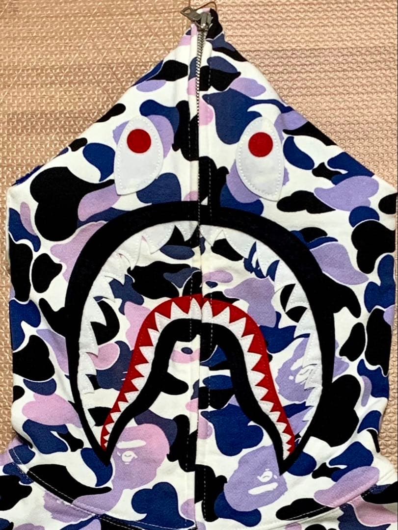 ☆激レア☆ APE 静岡 店舗 限定 シャークパーカー M パーカー kaws