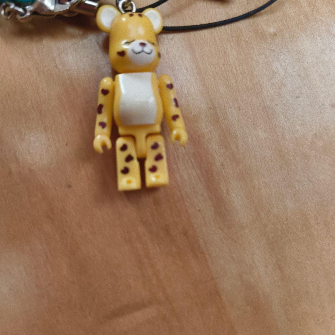 ベアブリックストラップ メリーグリーンクリスマス3kiss the earth1