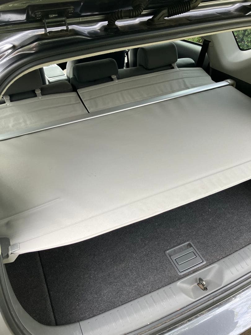 トヨタ純正販売店オプション用品　プリウスα トノカバー　中古品