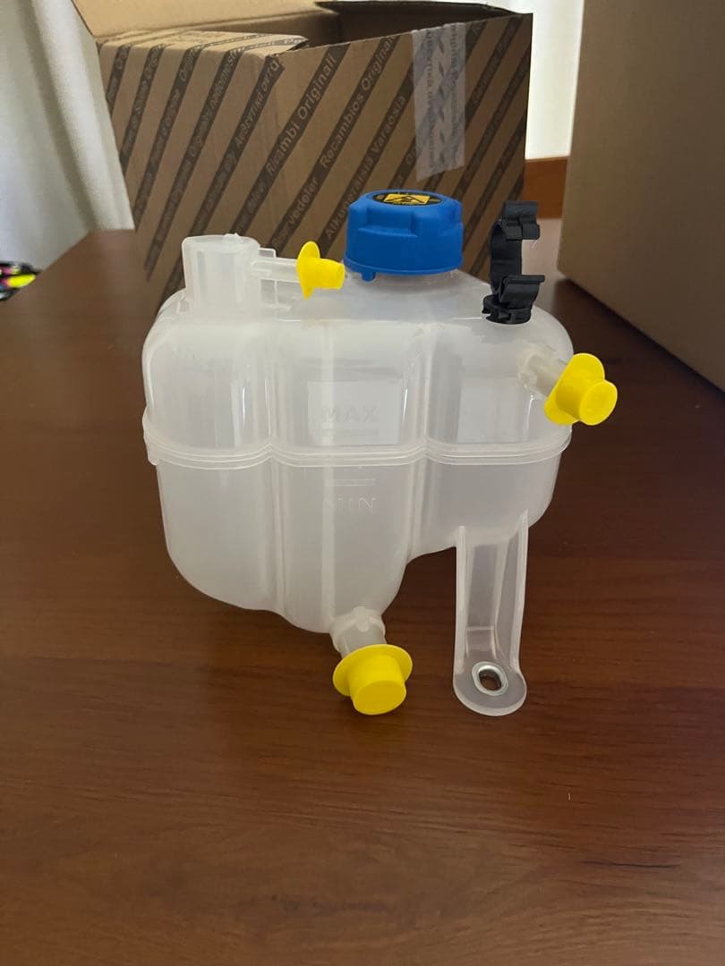 FIAT500 Panda ラジエーター リザーバータンク